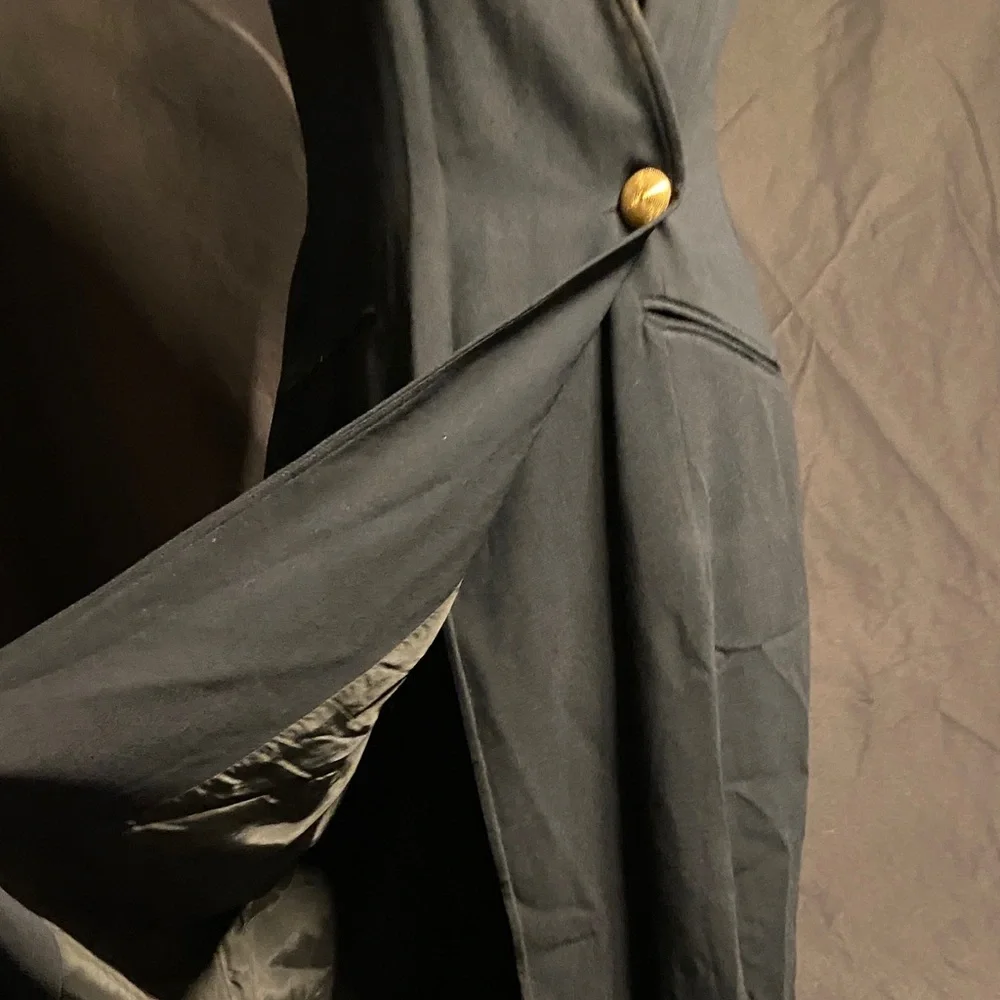 Elegant Black Wrap Midi Dress - Picture 5 of 11